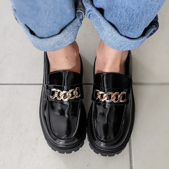 Platform Shoes/Loafers with Gold Chain - Picture 3 of 6